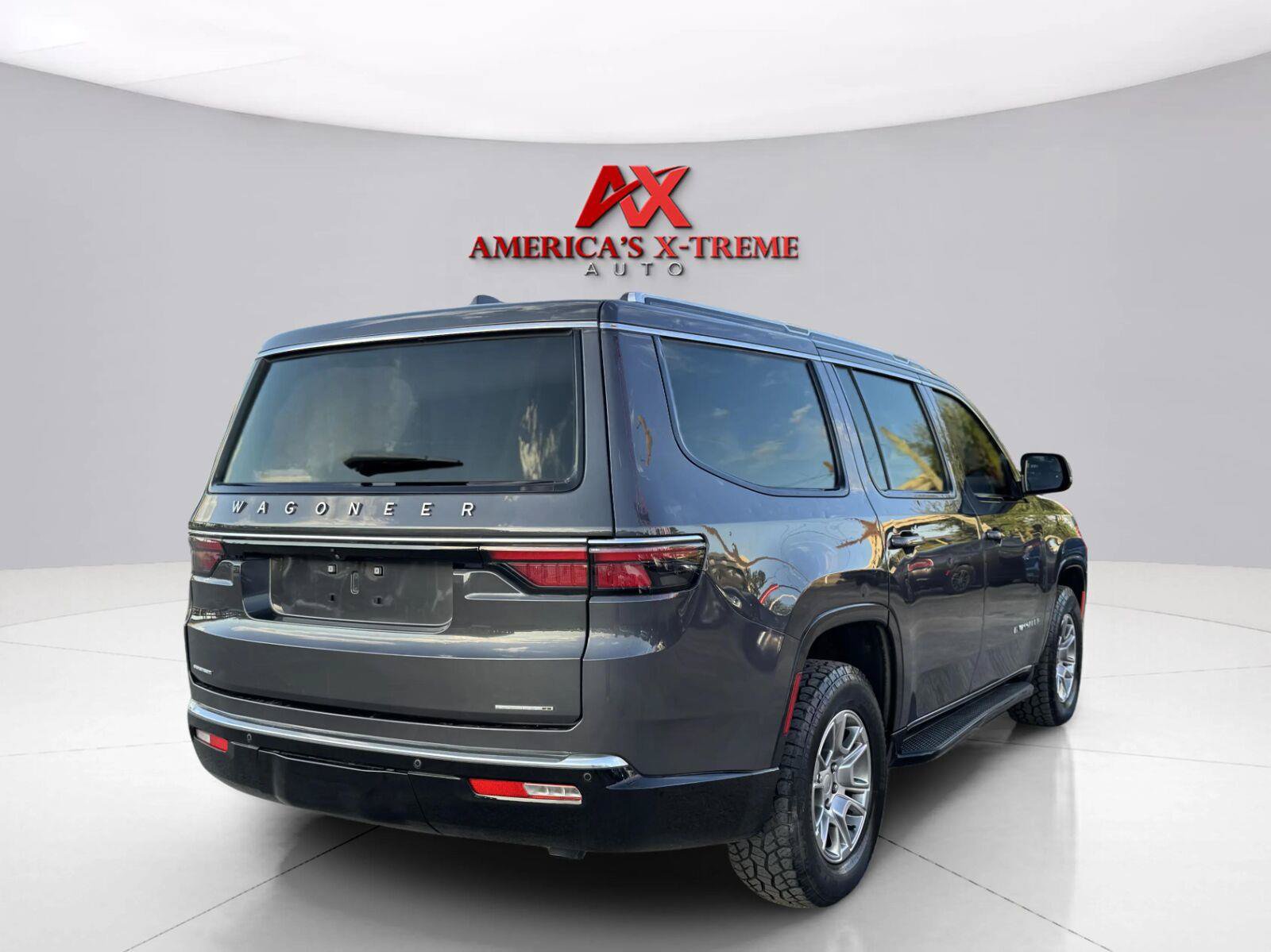 Used 2022 Jeep Wagoneer Series I AWD/4WD image 6