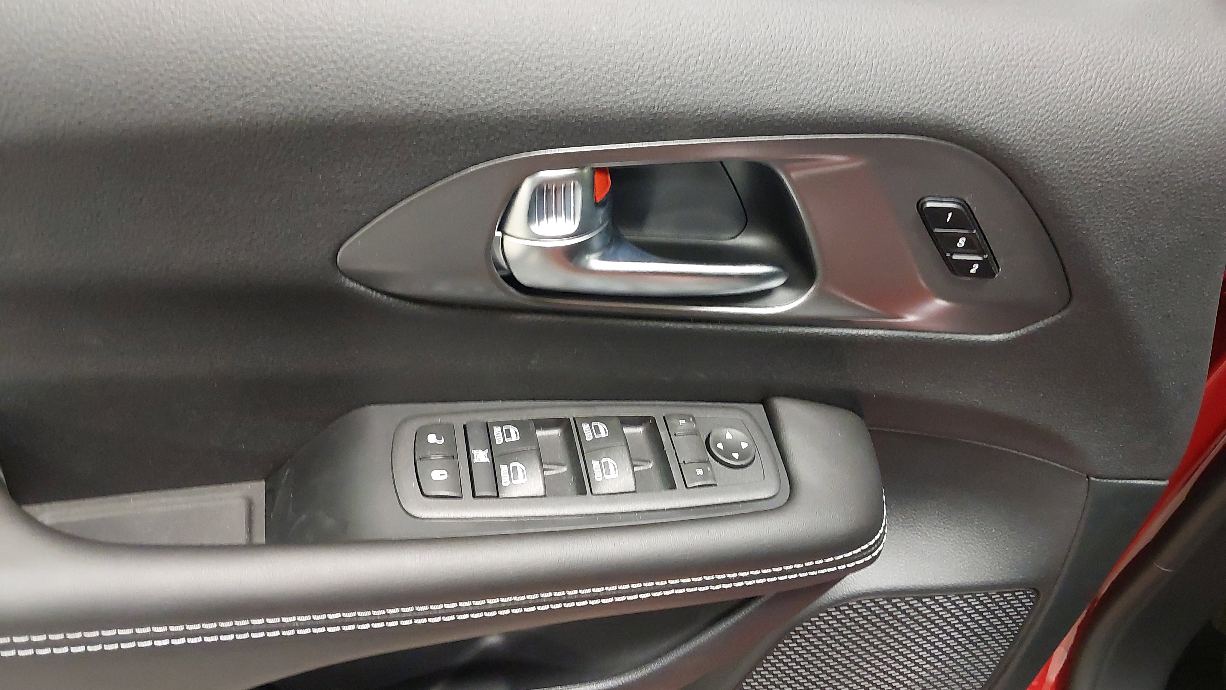 New 2026 Chrysler Pacifica Select FWD image 25
