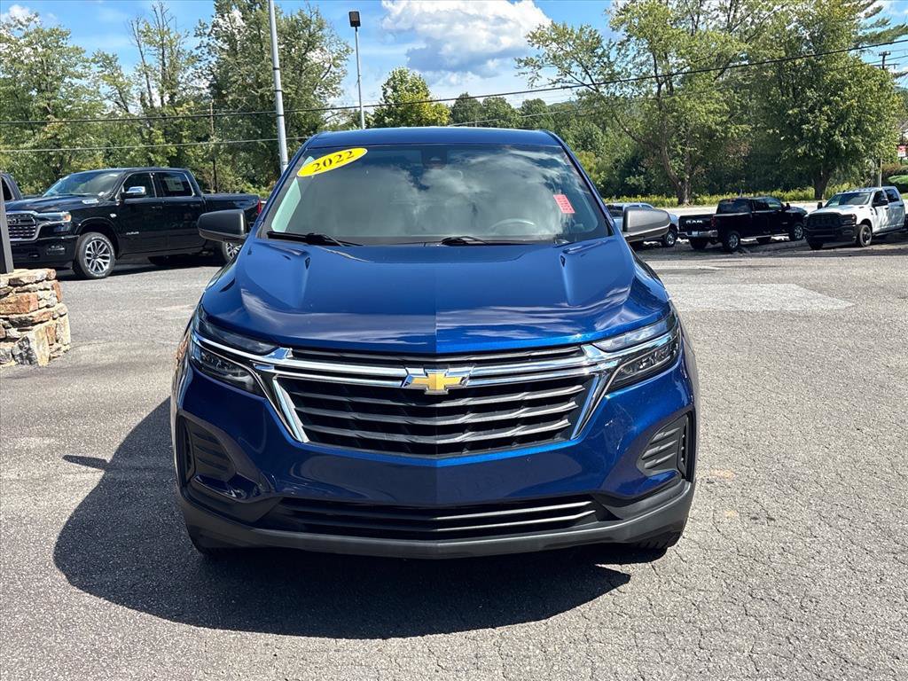Used 2022 Chevrolet Equinox LS AWD/4WD image 2