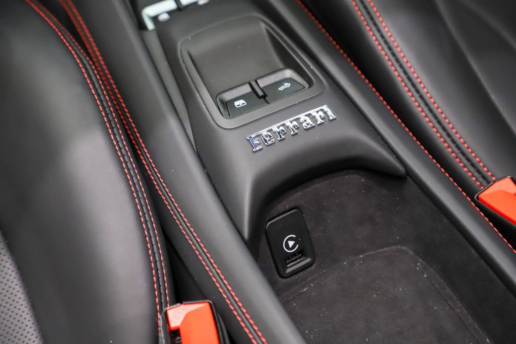 Certified 2022 Ferrari F8 Tributo RWD image 48