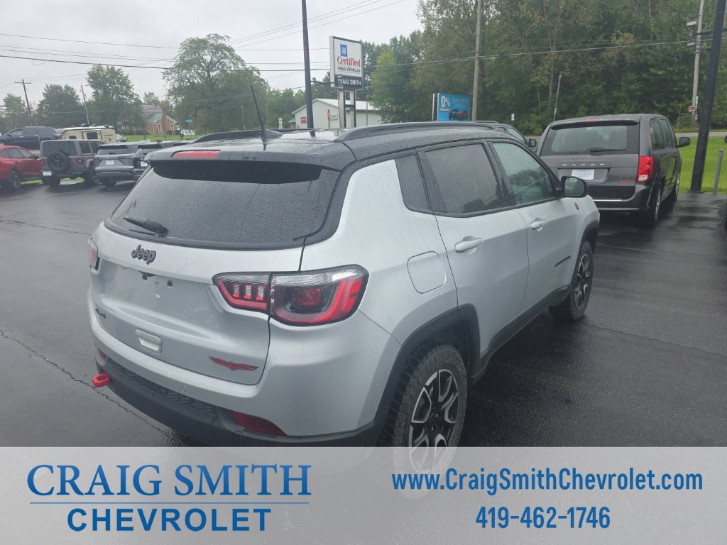 Used 2025 Jeep Compass Trailhawk AWD/4WD image 5