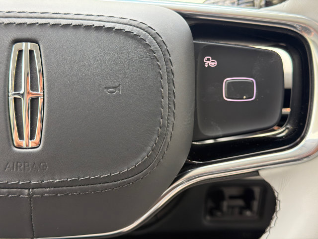 New 2027 Lincoln Navigator Black Label w/ Black Label Special Edition AWD/4WD image 32