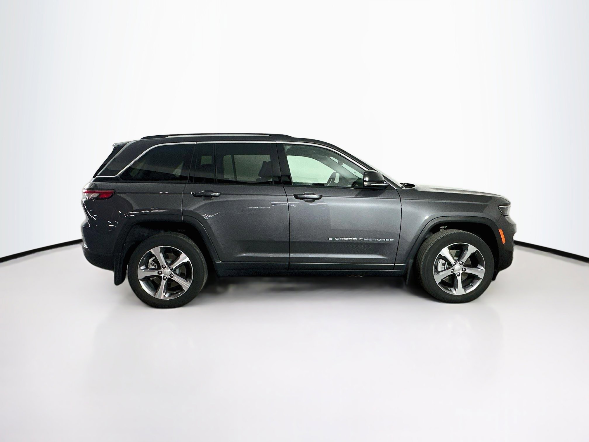 Used 2024 Jeep Grand Cherokee Limited 4xe w/ MOPAR Finishing Package AWD/4WD image 10