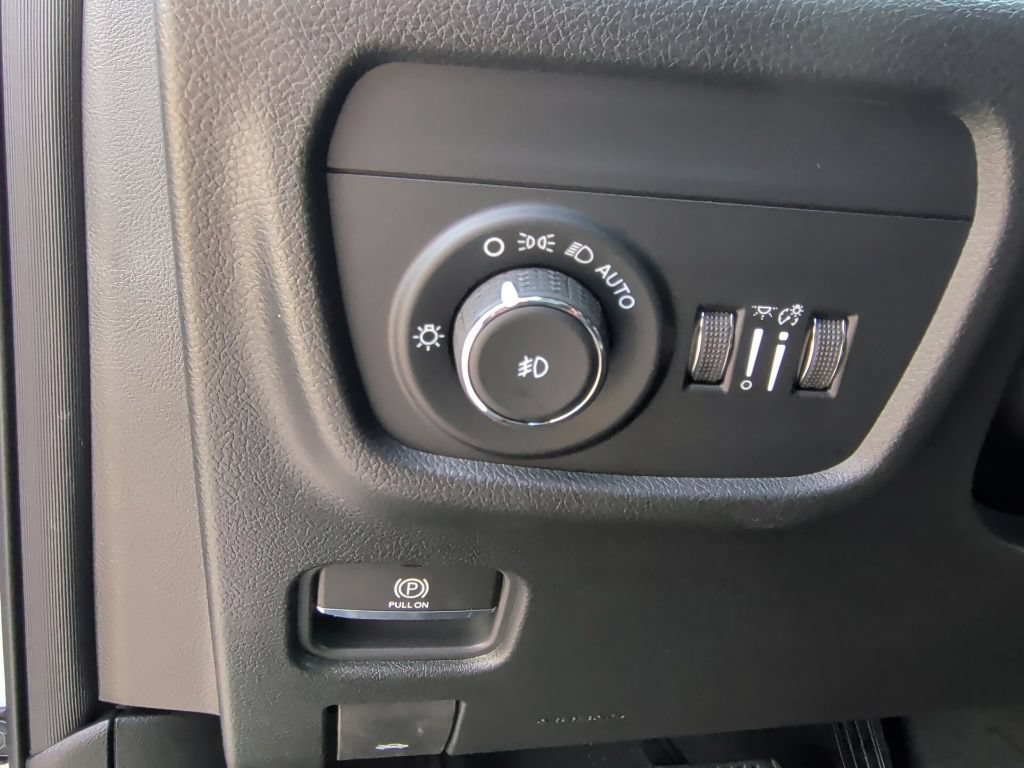 New 2026 Jeep Grand Cherokee Limited AWD/4WD image 16