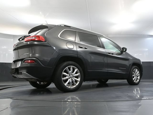 Used 2015 Jeep Cherokee Limited w/ Luxury Group AWD/4WD image 54