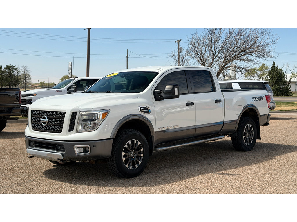Used 2019 Nissan Titan PRO-4X w/ Pro-4x Convenience Package AWD/4WD image 4