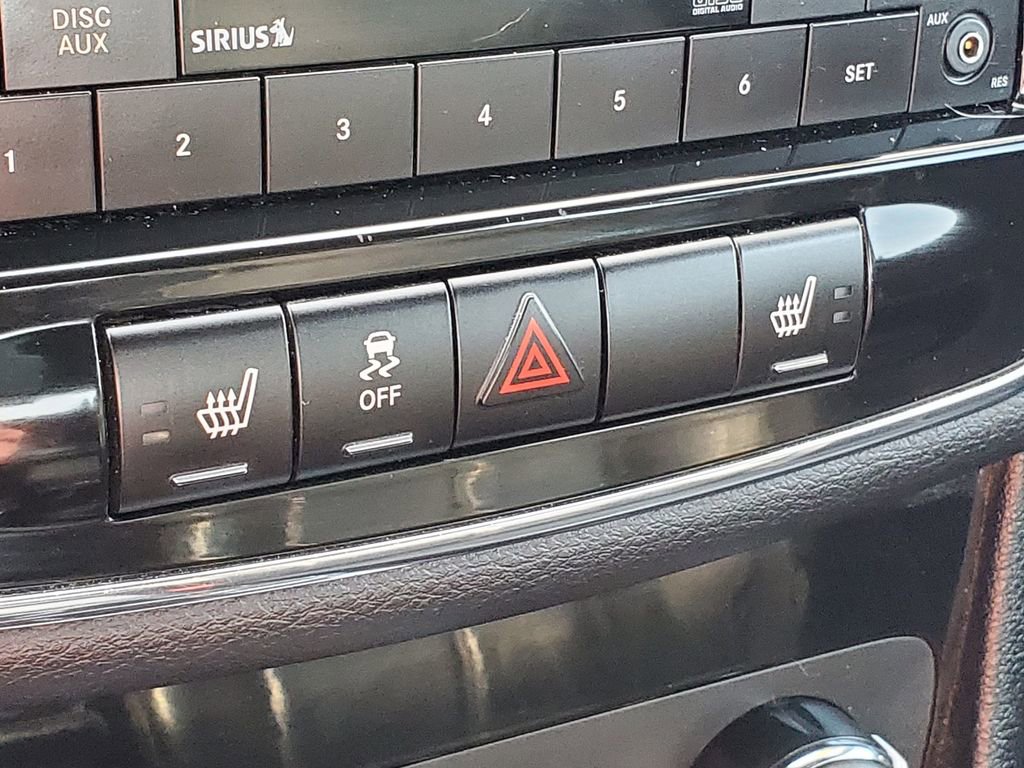 Used 2013 Chrysler 200 Limited image 17