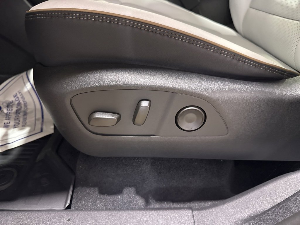 New 2026 Chevrolet Traverse High Country w/ LPO, Floor Liner Package image 20