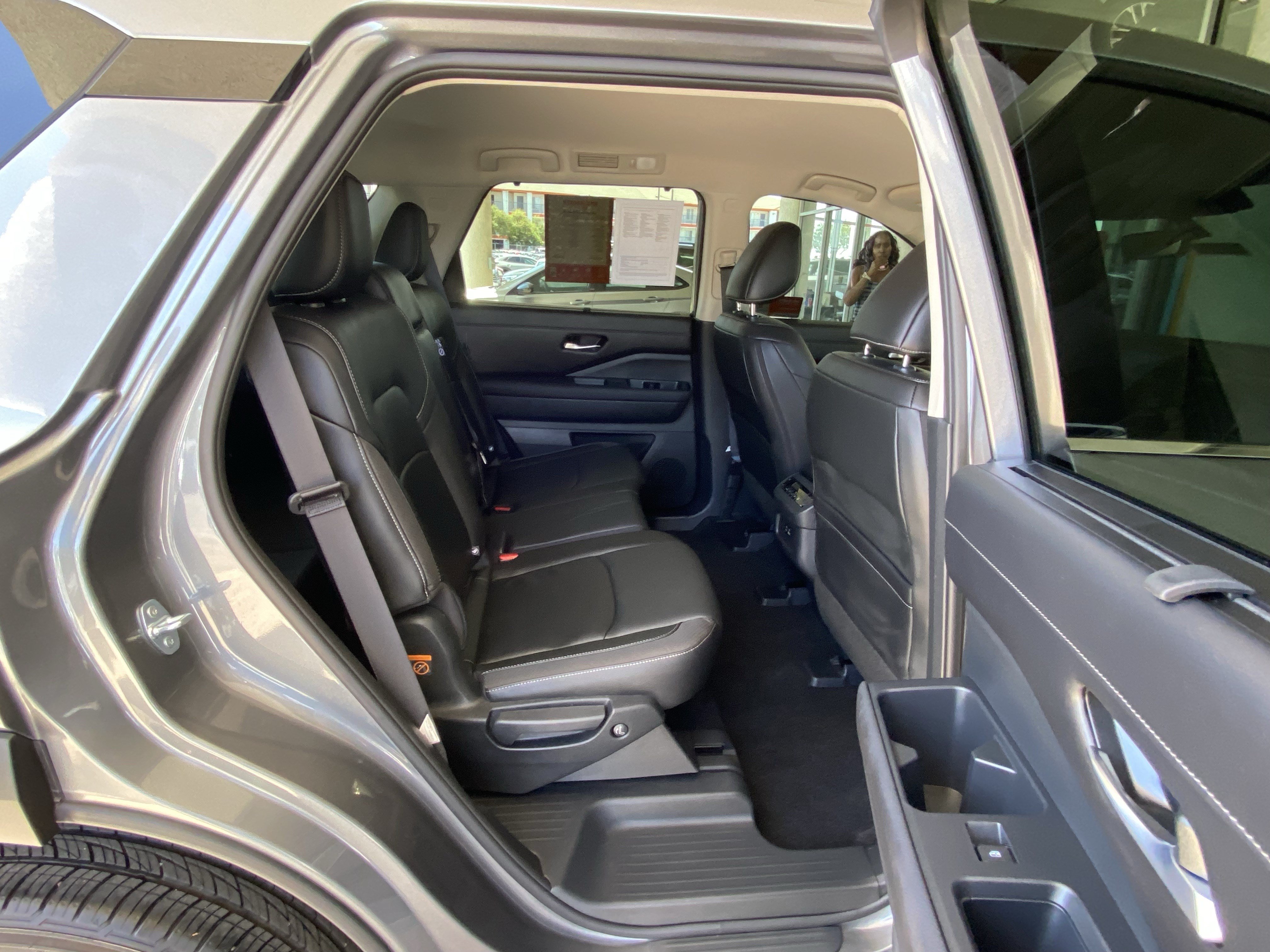 Used 2025 Nissan Pathfinder SL w/ Cargo Package AWD/4WD image 38