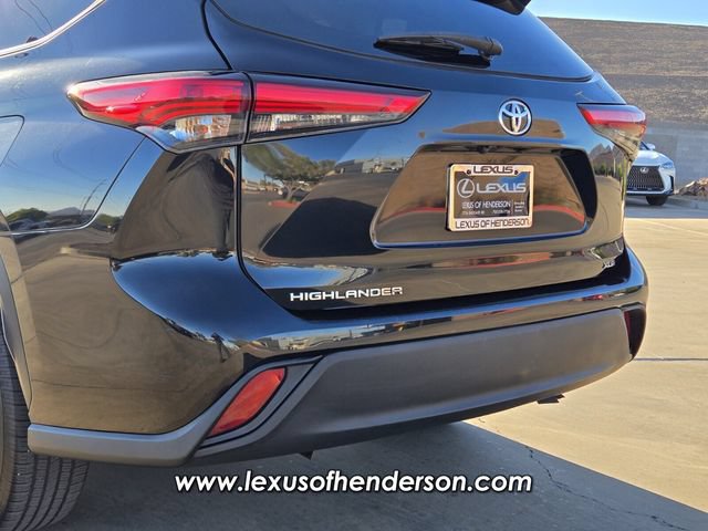 Used 2020 Toyota Highlander XLE FWD image 5