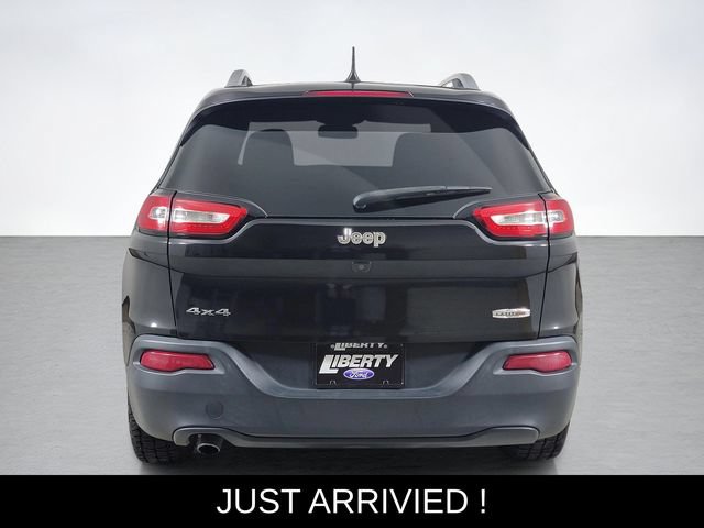 Used 2016 Jeep Cherokee Latitude AWD/4WD image 4