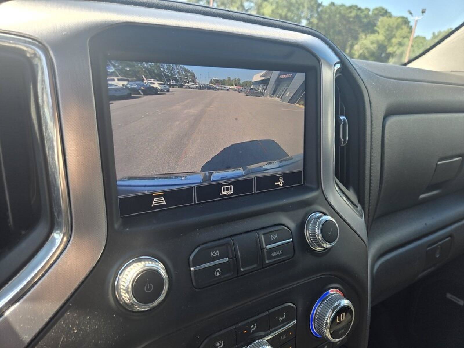 Used 2022 GMC Sierra 1500 SLT w/ SLT Premium Plus Package AWD/4WD image 15