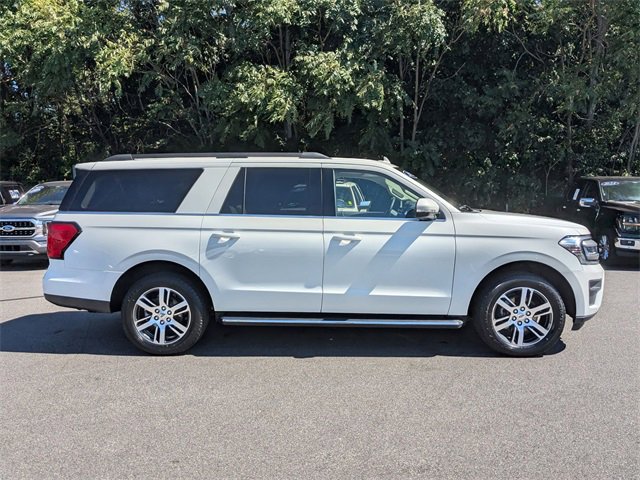 Used 2022 Ford Expedition Max XLT image 2