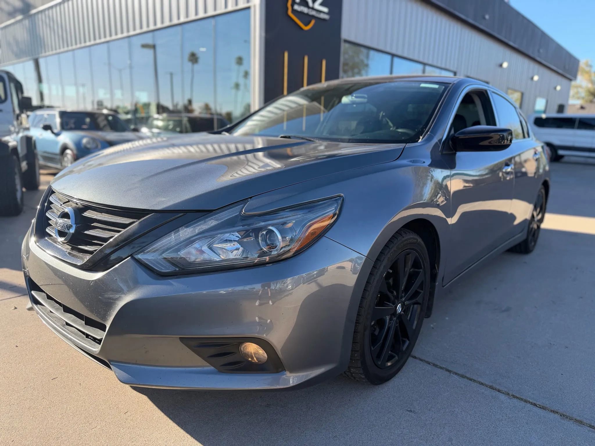 Used 2018 Nissan Altima 2.5 SR w/ SR Midnight Edition image 3