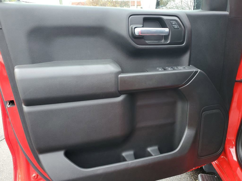 Used 2020 Chevrolet Silverado 1500 Custom w/ Custom Value Package image 11