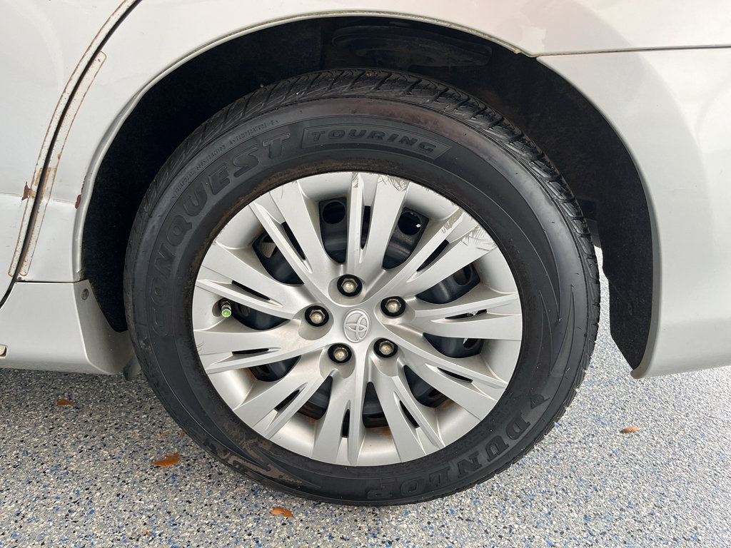 Used 2014 Toyota Camry LE FWD image 27