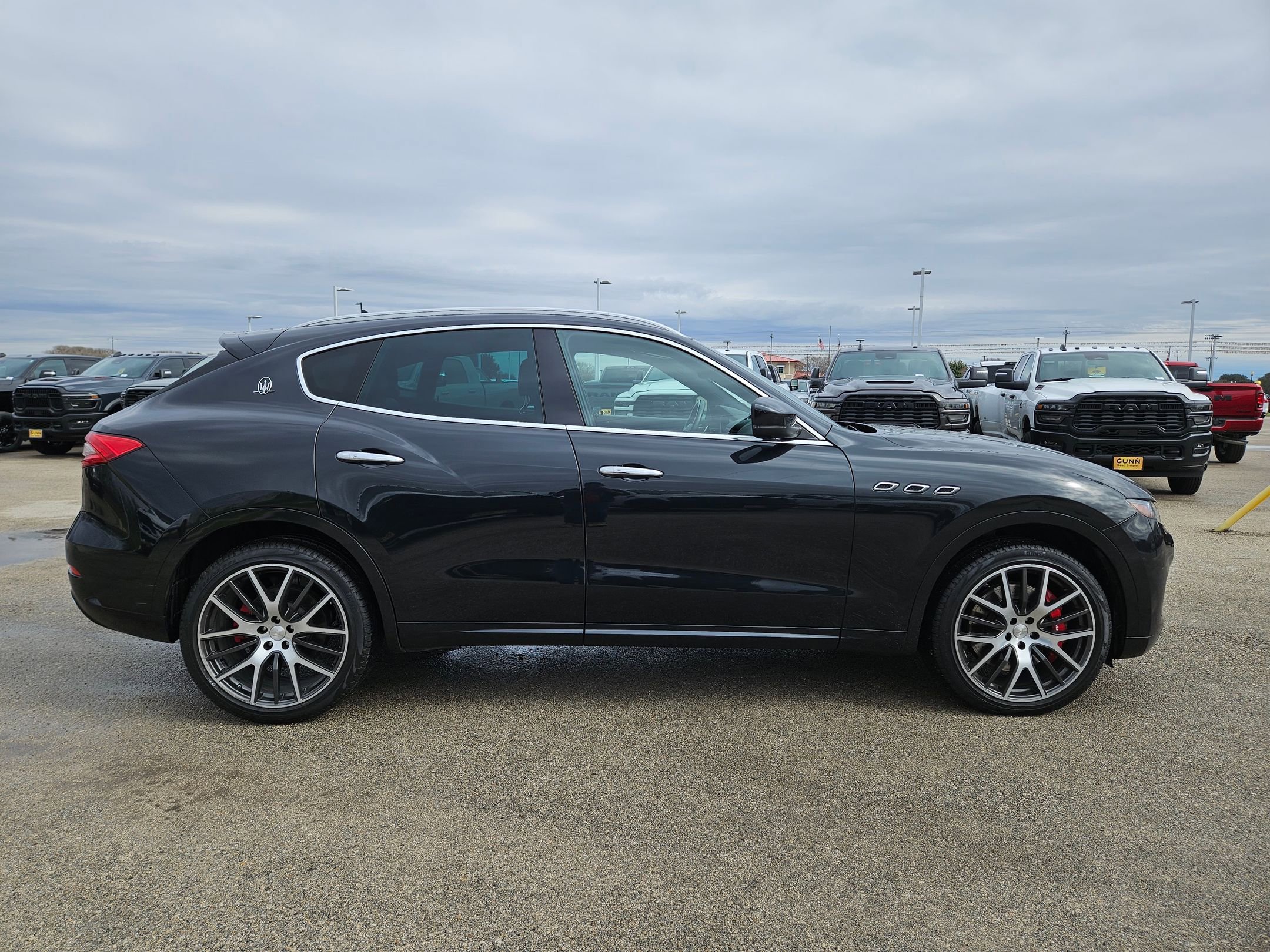 Used 2019 Maserati Levante S image 2