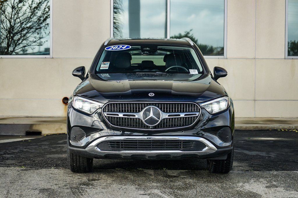 Used 2024 Mercedes-Benz GLC 300 image 2