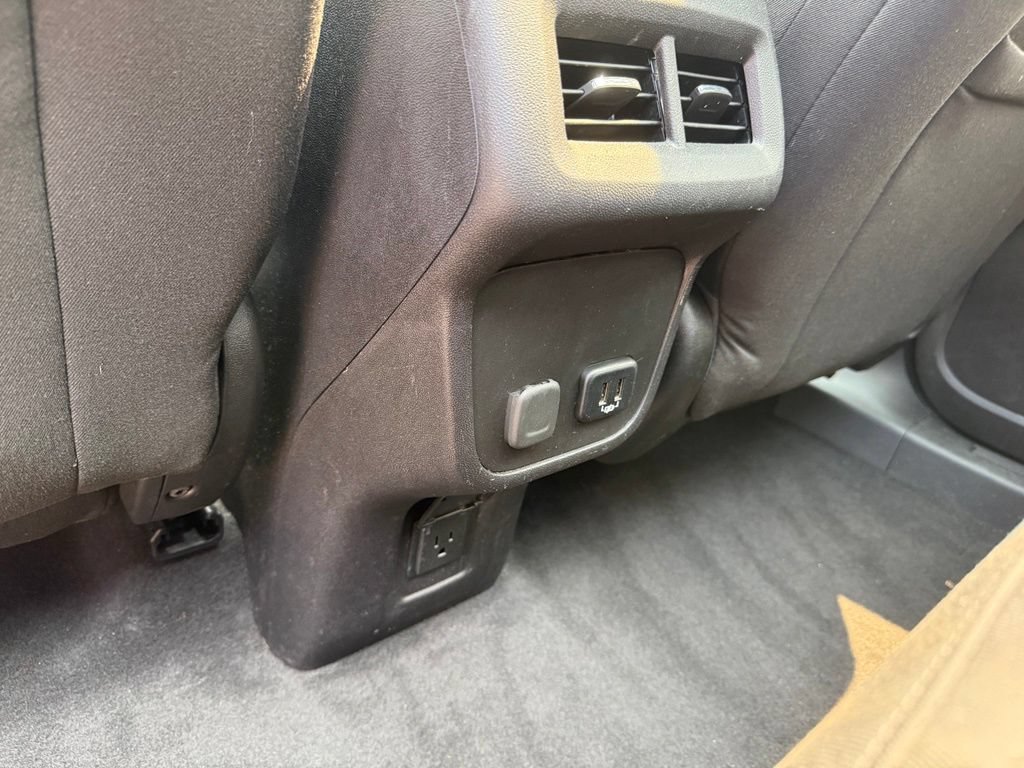 Used 2018 Chevrolet Equinox LT w/ Sun & Infotainment Package FWD image 24