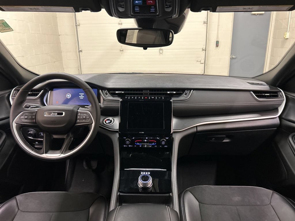 Used 2024 Jeep Grand Cherokee Altitude AWD/4WD image 18