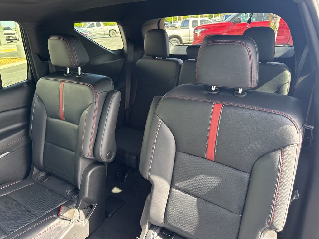 Used 2024 Chevrolet Traverse RS FWD image 18