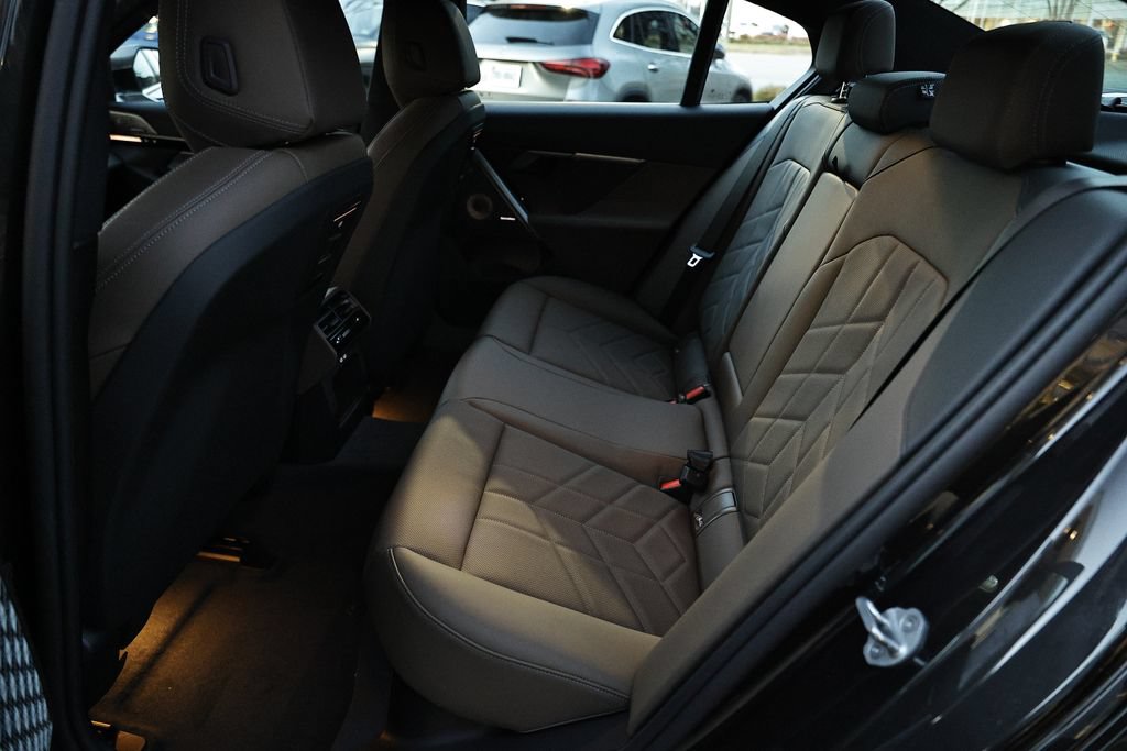 Used 2026 BMW 530i w/ Premium Package RWD image 27