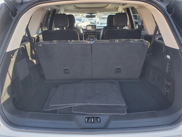 Used 2023 Lincoln Aviator Reserve w/ Equipment Group 201A image 32