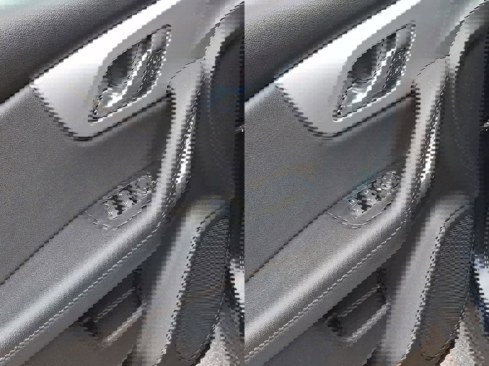 Used 2020 Chevrolet Blazer LT image 28