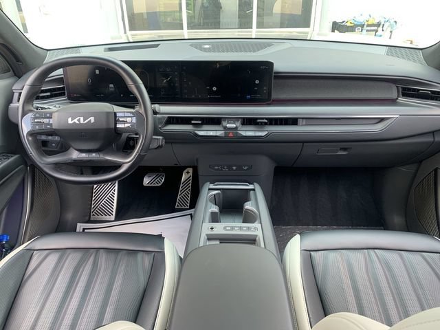 Certified 2024 Kia EV9 GT-Line AWD/4WD image 13