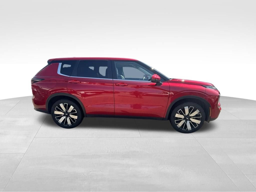 Used 2025 Mitsubishi Outlander SE AWD/4WD image 7