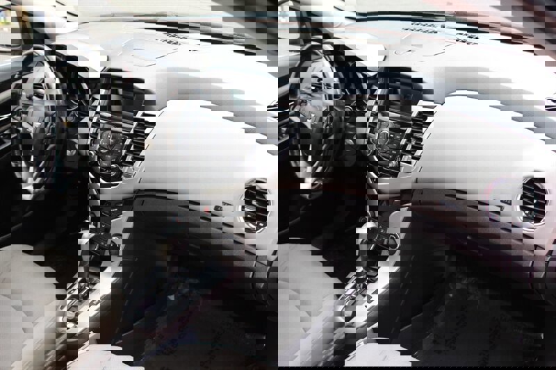 Used 2012 Chevrolet Cruze LT image 16