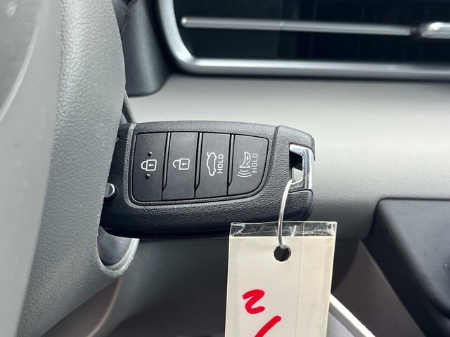 Used 2024 Hyundai Elantra SE image 30