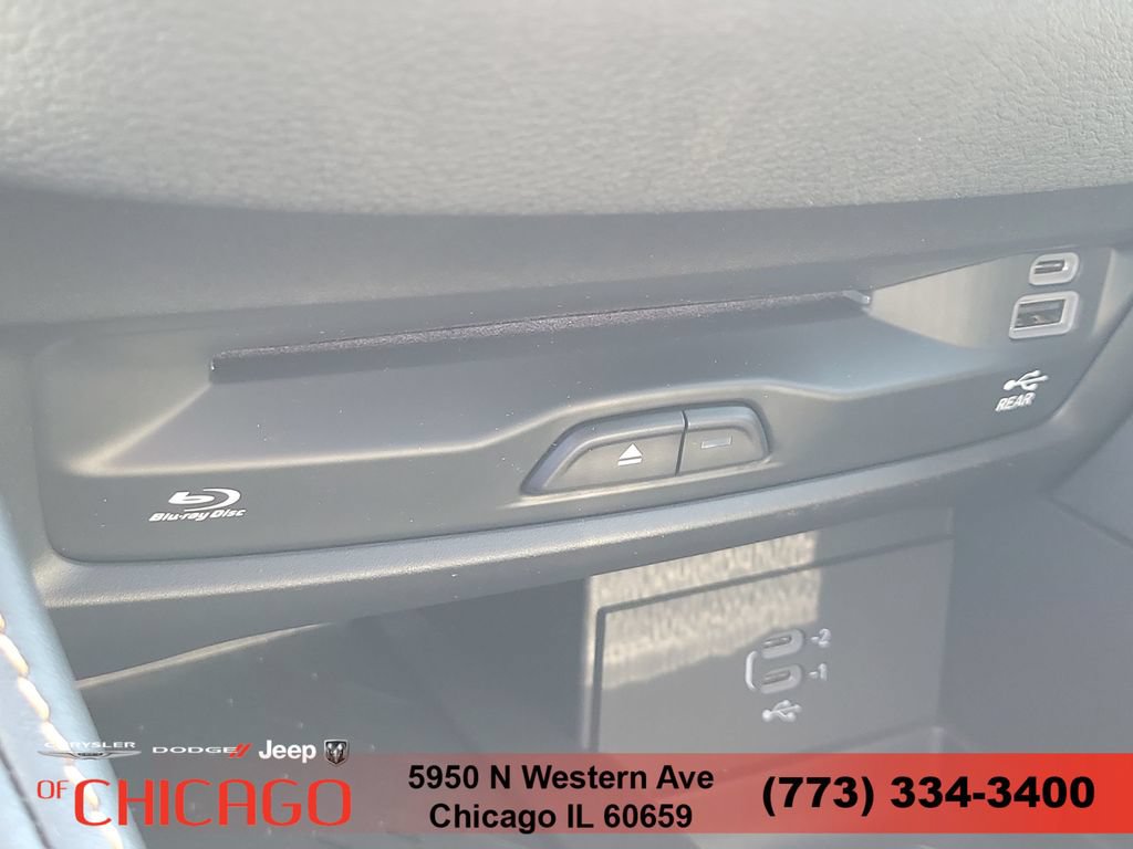 New 2027 Chrysler Pacifica Pinnacle w/ Theater Group AWD/4WD image 35