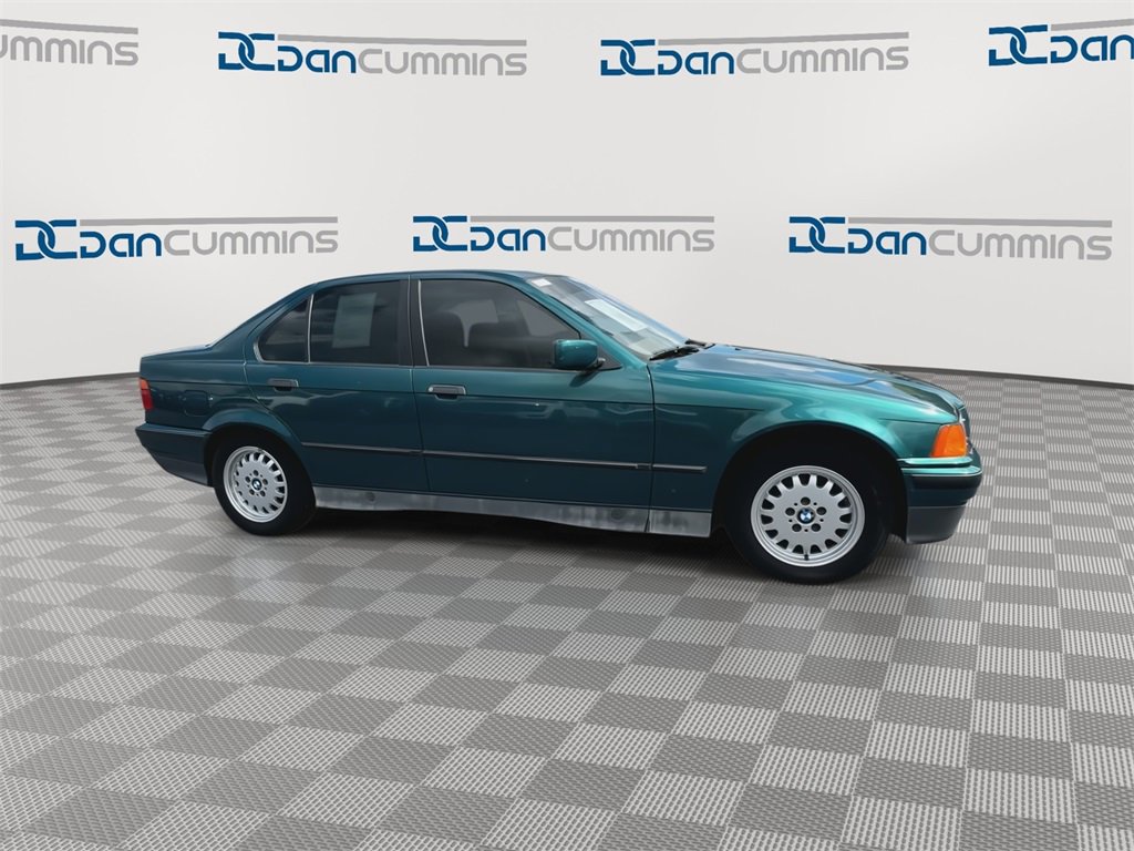 Used 1993 BMW 325i Sedan image 9