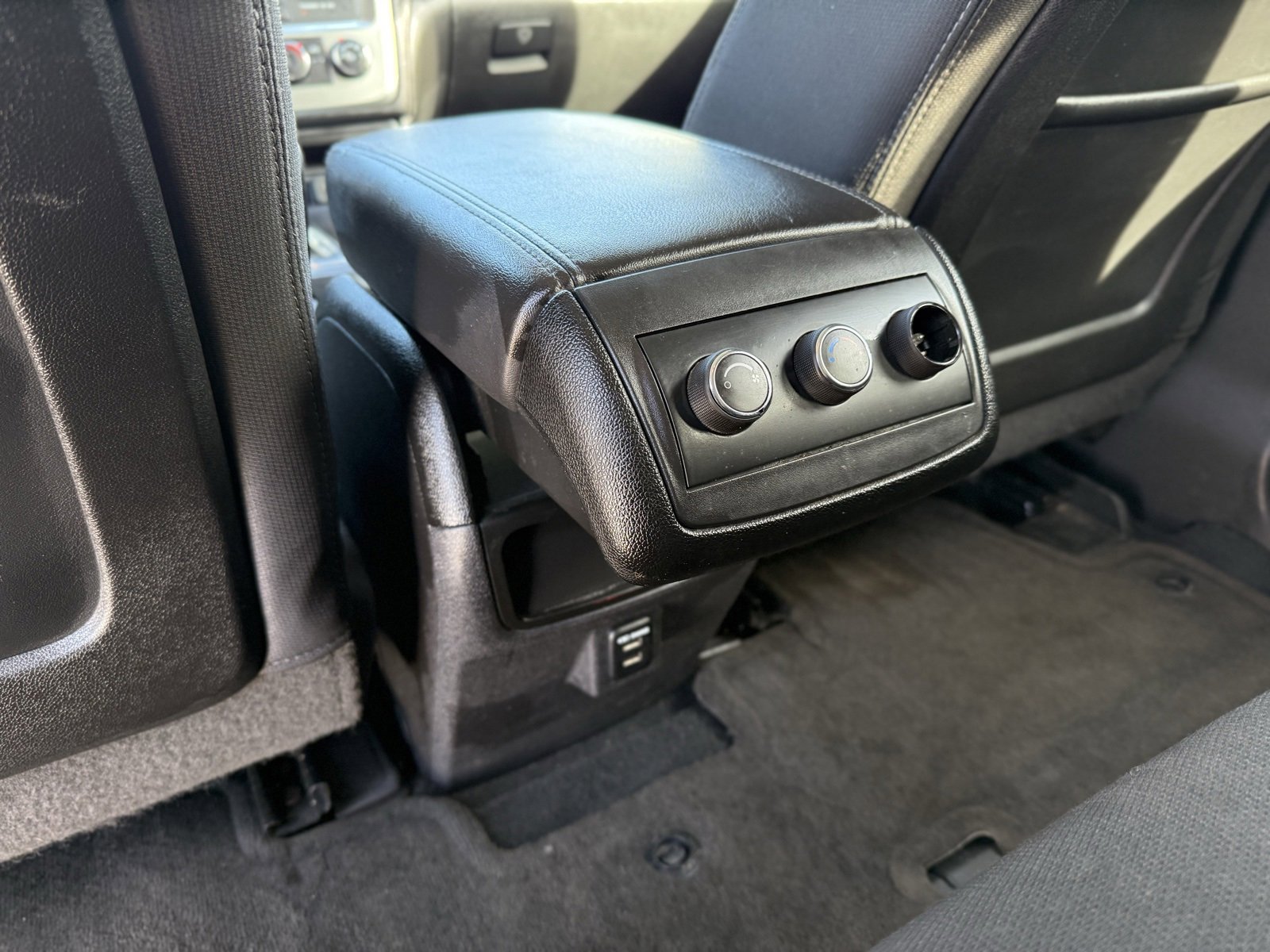 Used 2016 GMC Acadia SLE image 22