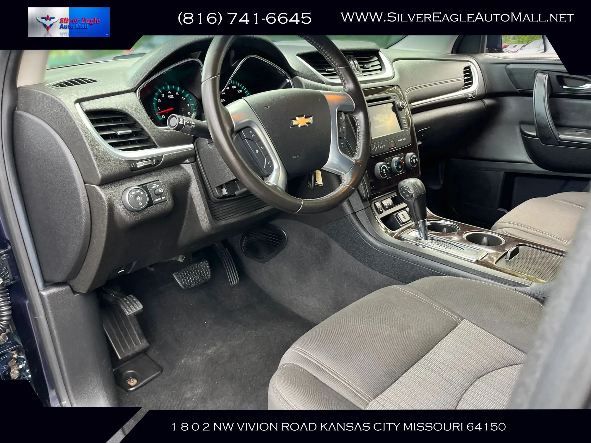 Used 2017 Chevrolet Traverse LT w/ Style and Technology Package AWD/4WD image 6