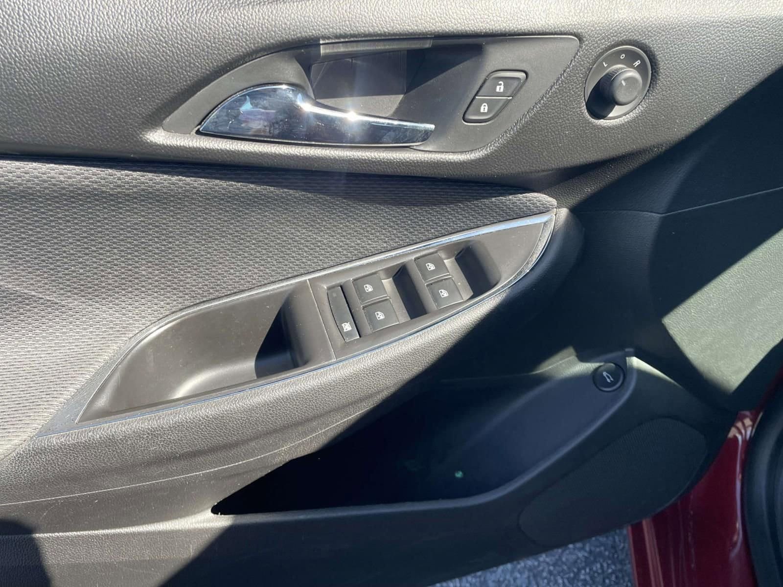 Used 2019 Chevrolet Cruze LT w/ LT True North Edition image 14