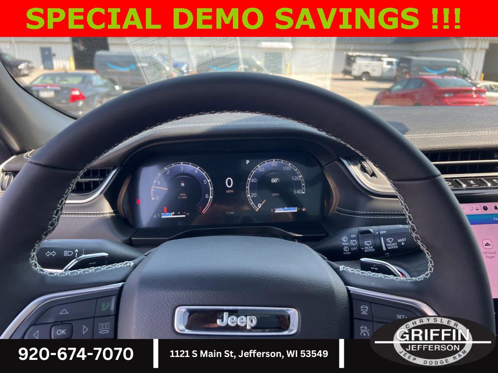 New 2025 Jeep Grand Cherokee L Limited w/ Luxury Tech Group II image 10