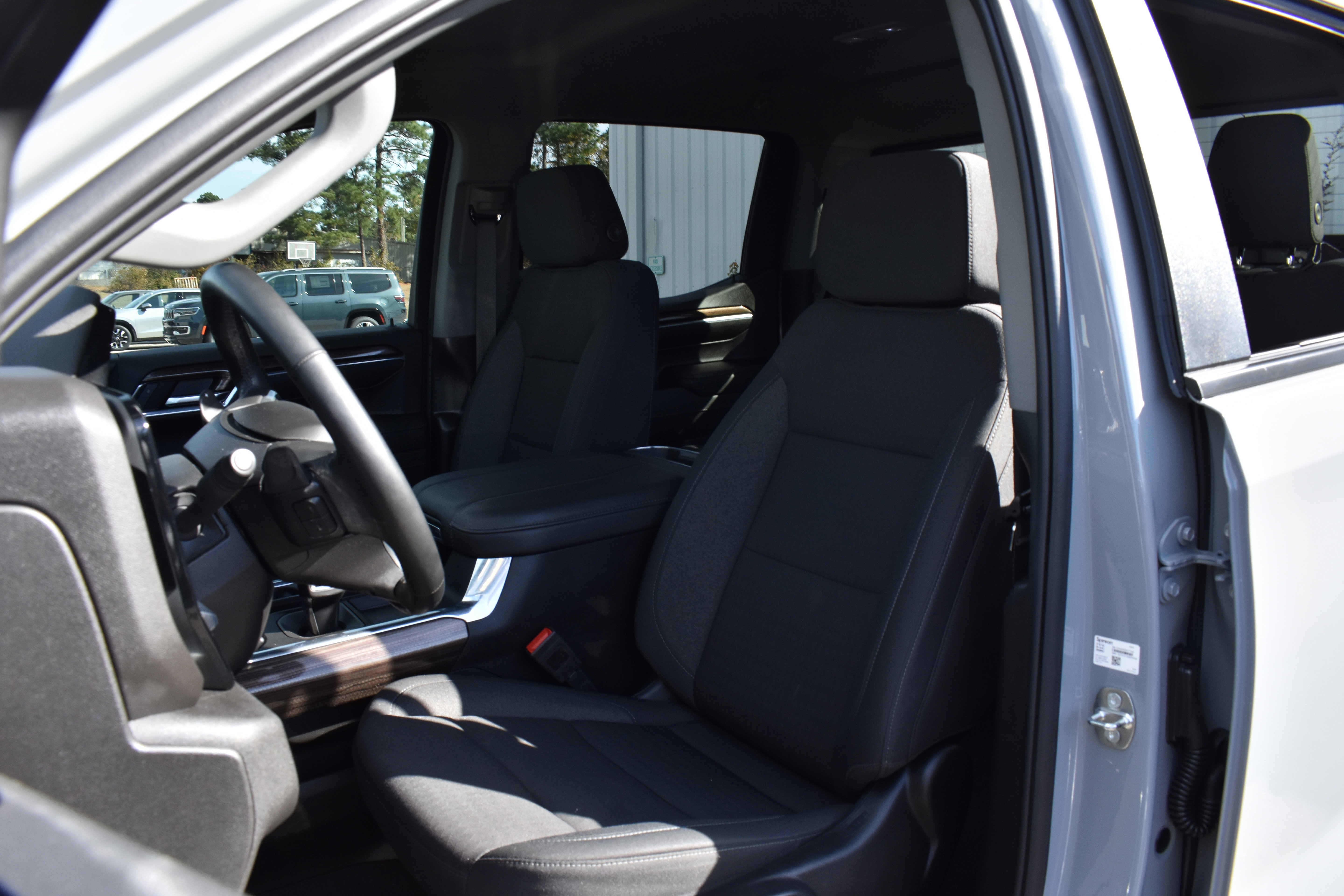 Used 2024 Chevrolet Silverado 1500 LT w/ Z71 Off-Road Package image 27