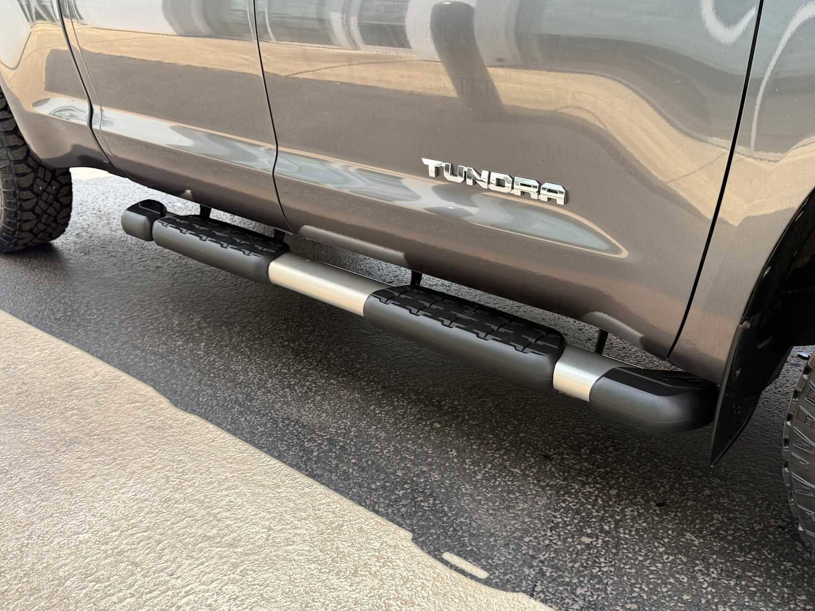 Used 2016 Toyota Tundra SR5 w/ SR5 Upgrade Package AWD/4WD image 12