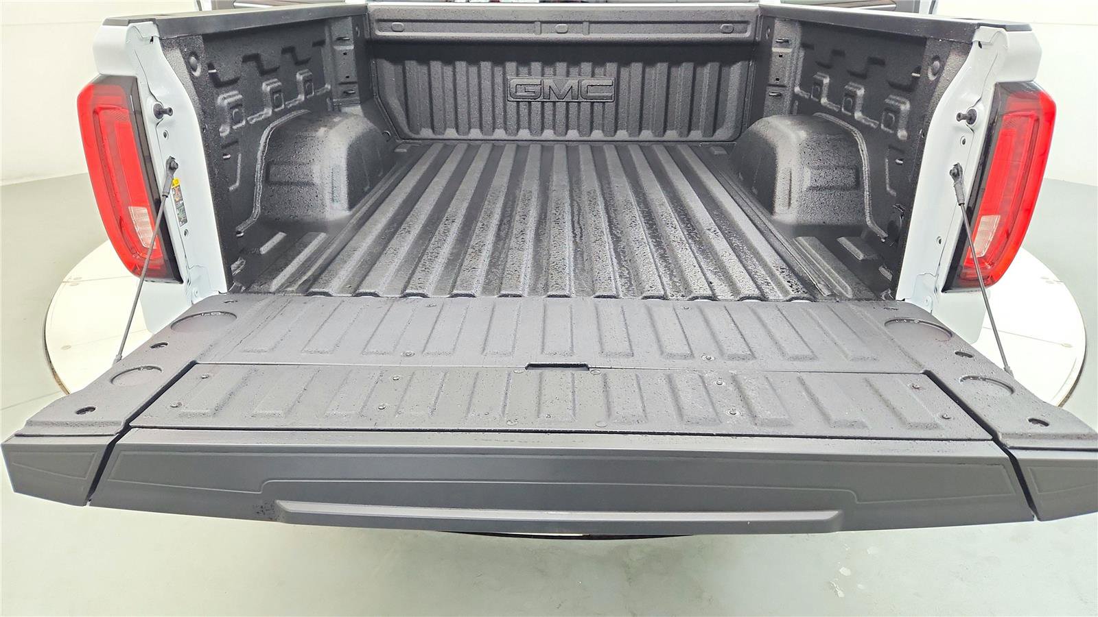 New 2026 GMC Sierra 1500 SLT AWD/4WD image 32