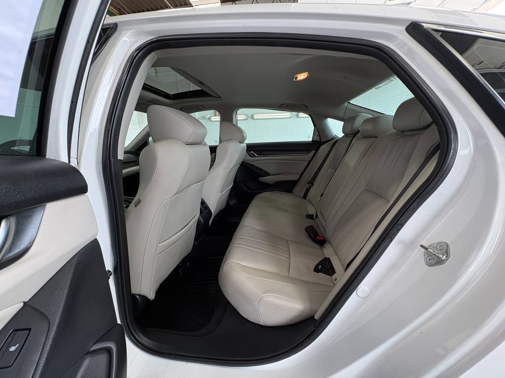 Used 2018 Honda Accord Touring image 22
