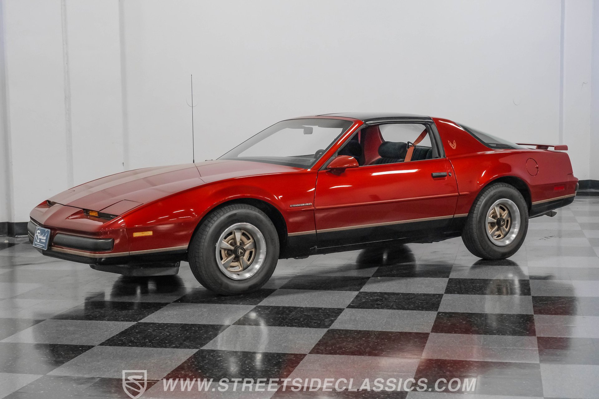 Used 1987 Pontiac Firebird Coupe image 5