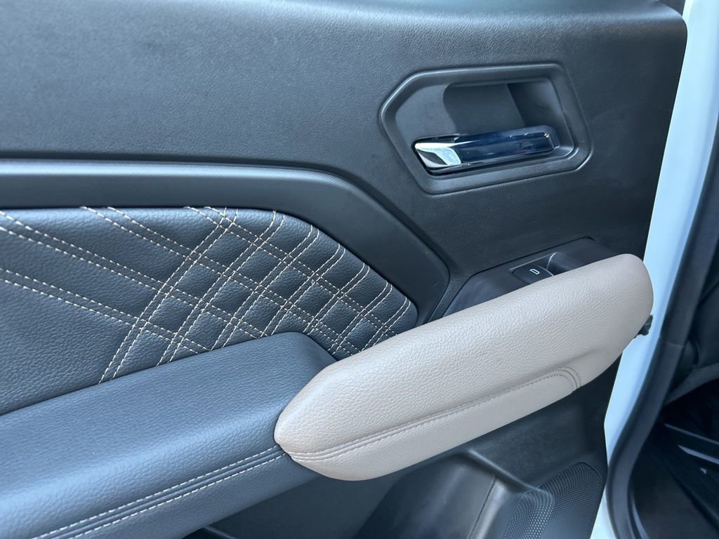 Certified 2025 GMC Canyon Denali image 19