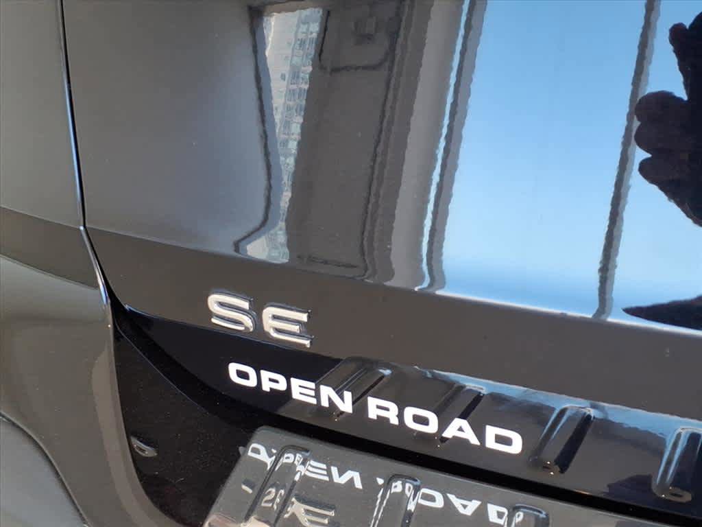 Certified 2022 Volkswagen Taos SE FWD image 17