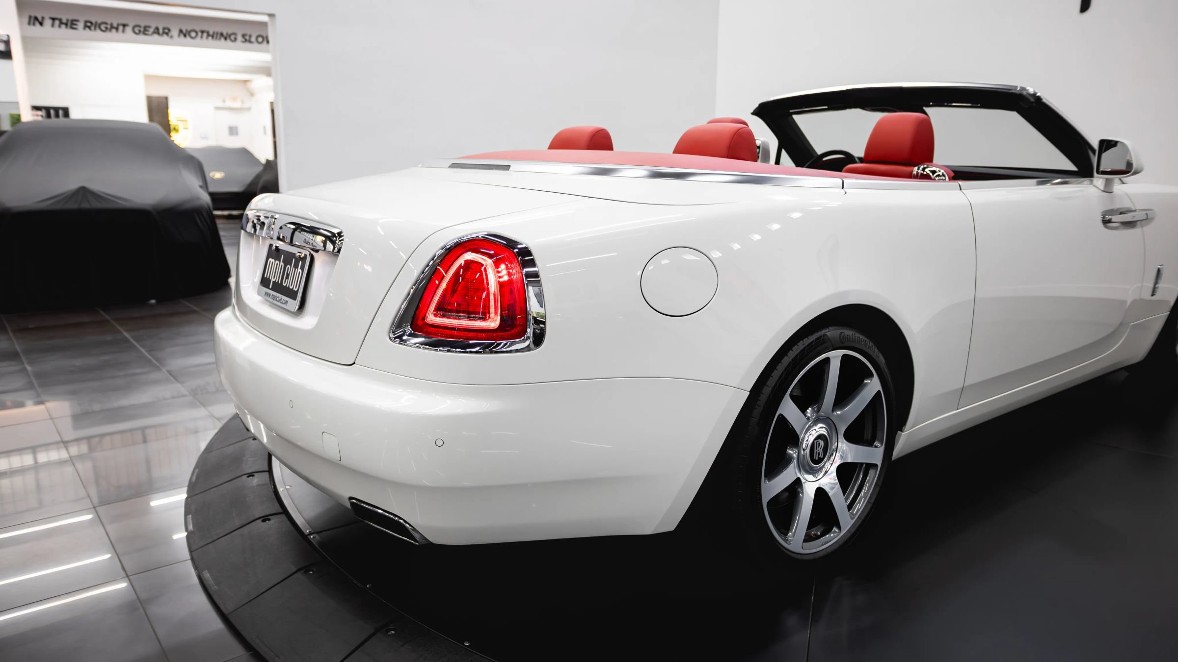 Used 2017 Rolls-Royce Dawn RWD image 35