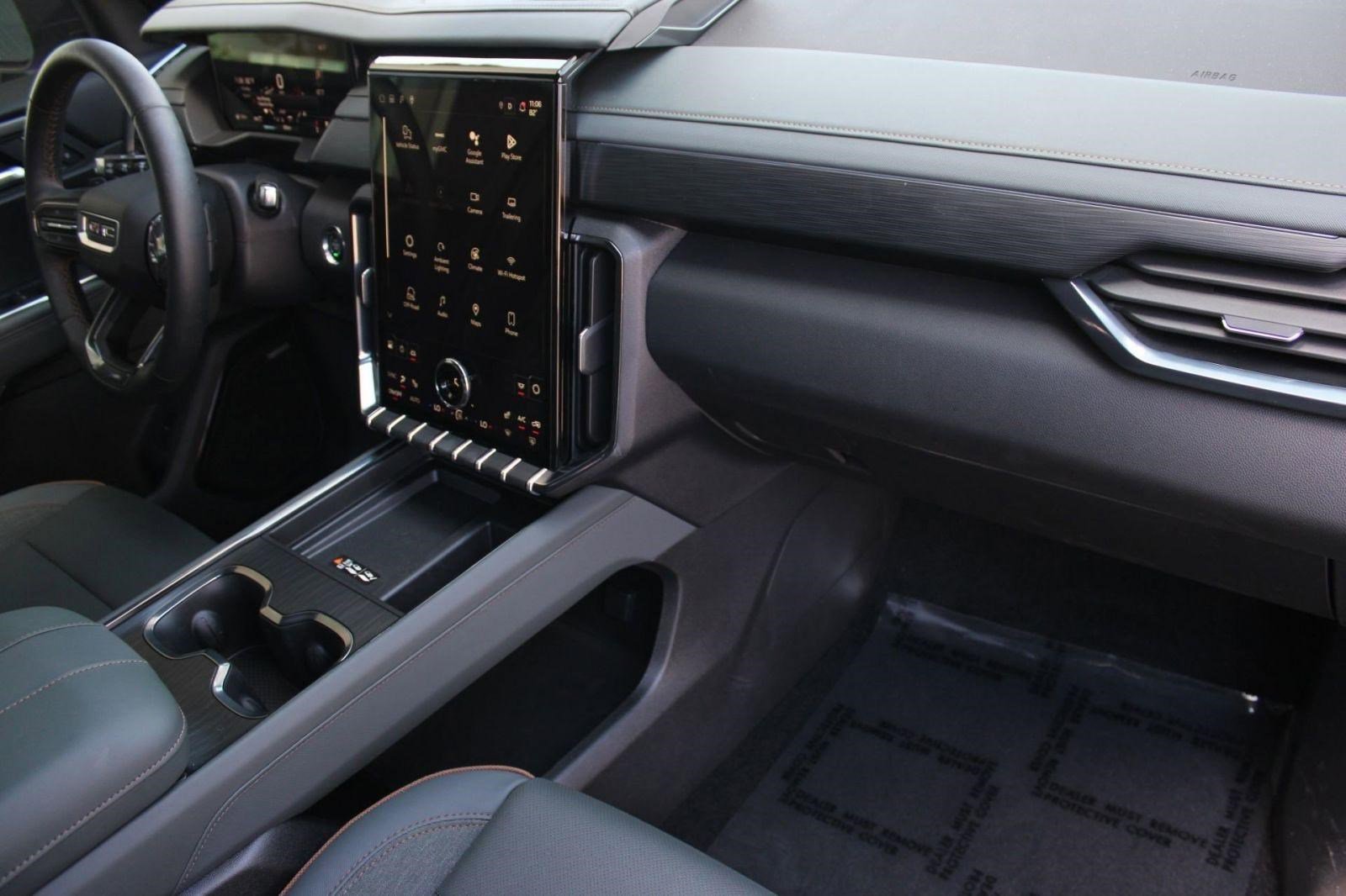 Used 2026 GMC Acadia AT4 image 34