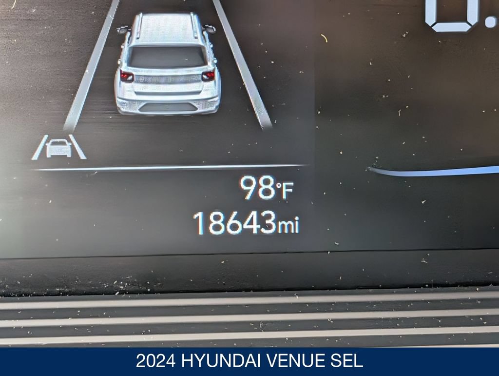 Certified 2024 Hyundai Venue SEL FWD image 24