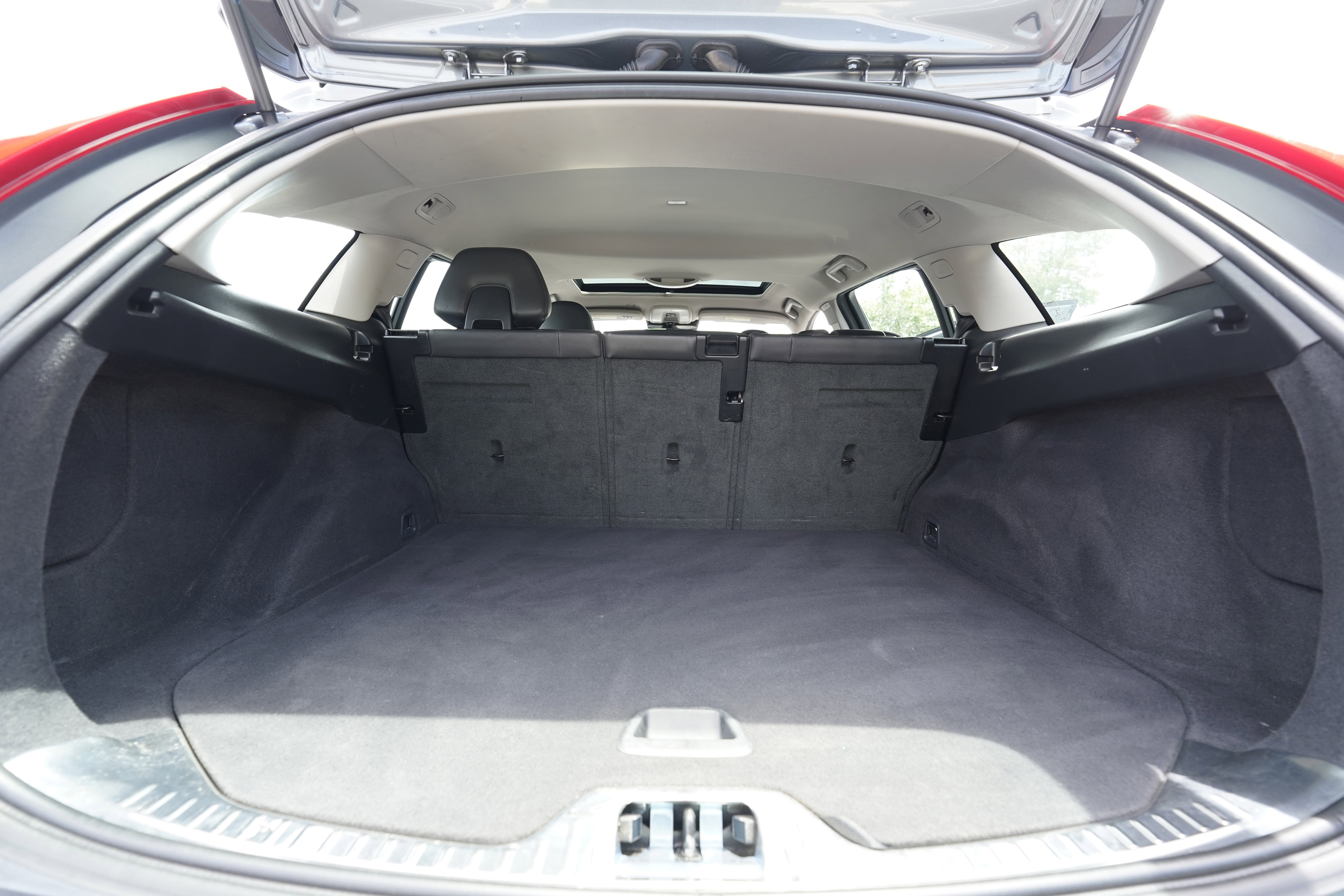 Used 2018 Volvo V60 T5 Dynamic w/ Vision Package FWD image 47