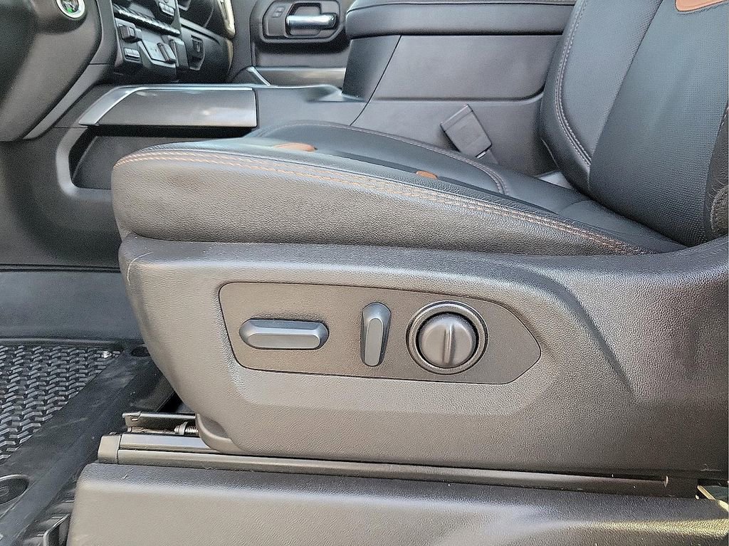 Used 2023 GMC Sierra 2500 AT4 w/ AT4 Premium Plus Package image 12